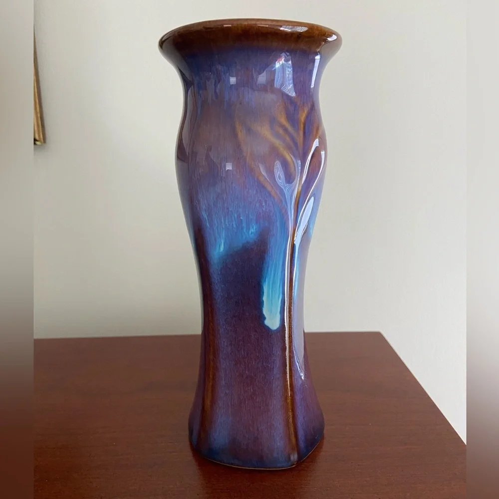 Bill Campbell Studios art pottery Lotus Vase 7.5” tall artist signed flower vase